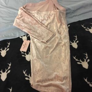 NWT juicy couture Large v-neck velour top.